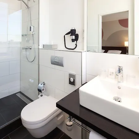 Отель Webers - Im Ruhrturm Эссен